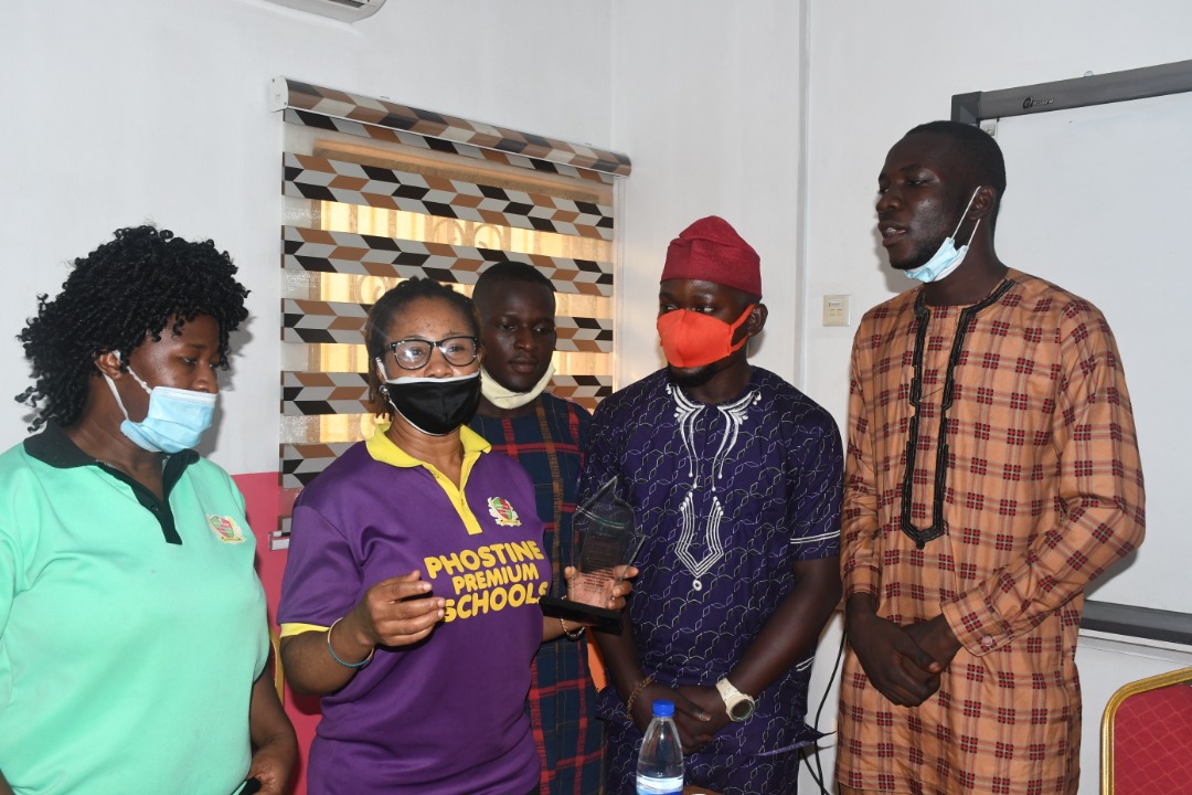 <p>Different awards won by Phostine Premium School</p>